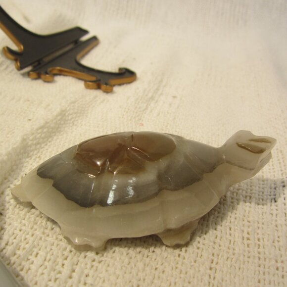 VTG STONE TURTLE, HAND CARVED, MIXED COLORS - Picture 4 of 6